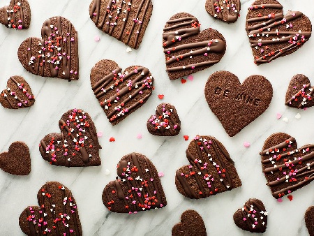 Шоколадови бисквитки сърчица за Свети Валентин - снимка на рецептата